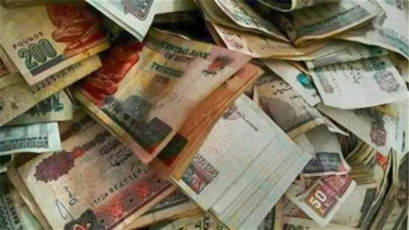 مباحث القاهرة تضبط 3 أشخاص لاتجارهم بالنقد الاجنبى بمدينة نصر