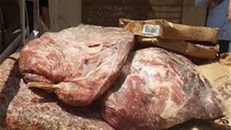 التحفظ على 4 ثلاجات بداخلهم اطنان لحوم فاسدة القاهرة