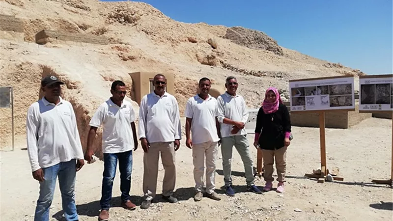 الآثار تفتتح مقبرتين لكبار رجال الدولة بالأقصر.. وتبدأ بترميم تمثالين لرمسيس الثاني