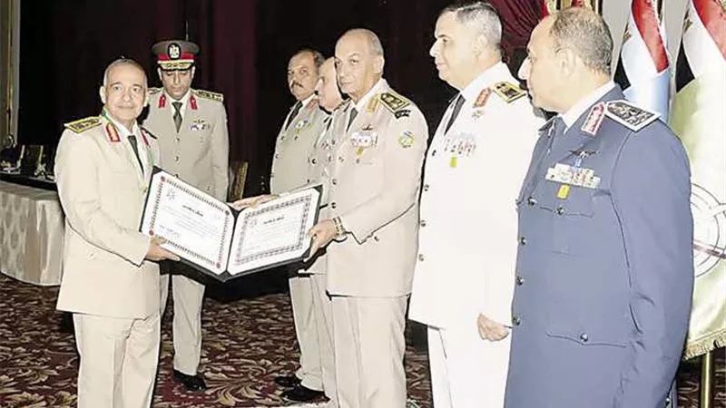 وزير الدفاع يشهد تكريم قادة القوات المسلحة المحالين للتقاعد