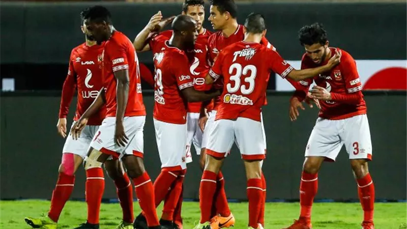 دفاع الأهلي يثير قلق فايلر قبل دوري الأبطال