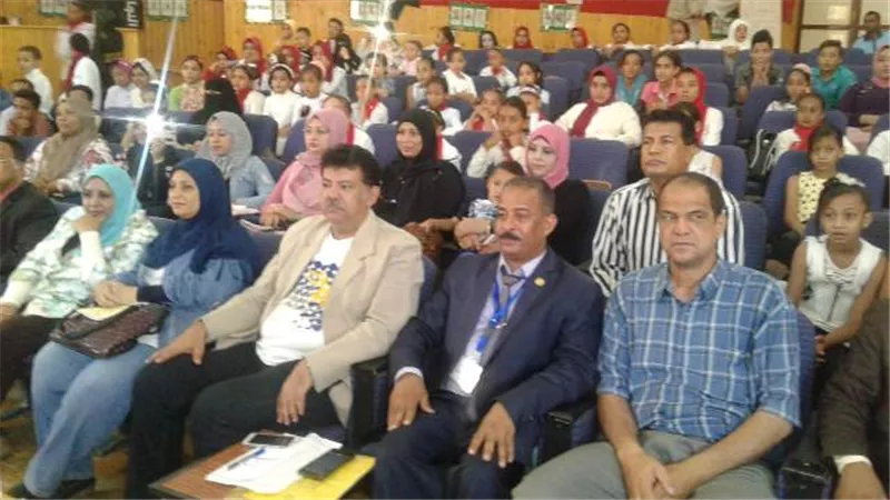 الوادي الجديد.. مدارس الداخلة تقدم عروضاً مسرحية أمام لجنة تقييم وزارية