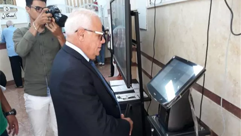 محافظ بورسعيد يتفقد المركز التكنولوجى المتطور ببورفؤاد