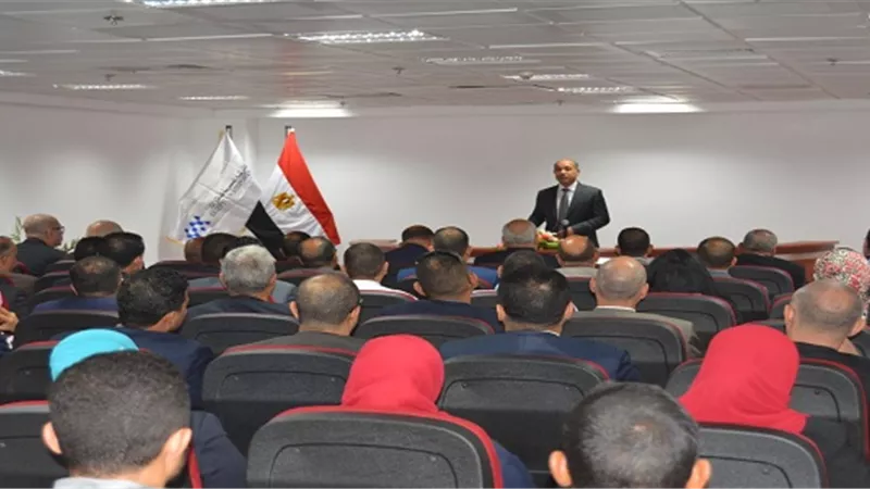 الفريق يونس المصري: تطوير مستوى الأداء وتدريب وتأهيل العنصر البشرى إحدى ركائز خطة وزارة الطيران