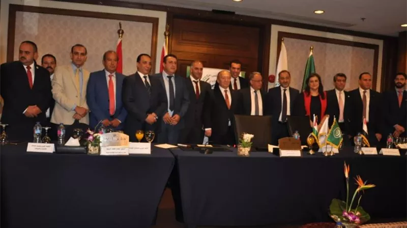 بالصور.. توقيع اول بروتوكول بين الاتحاد العربى للتمور والحكومة الفلسطنية