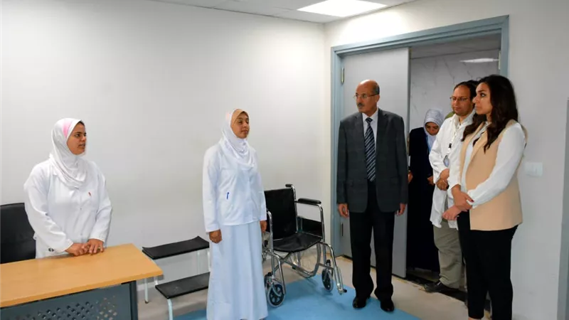 نهال بلبع نائب محافظ البحيرة تقوم بزيارة مفاجئة لمستشفى الكبد ..صور