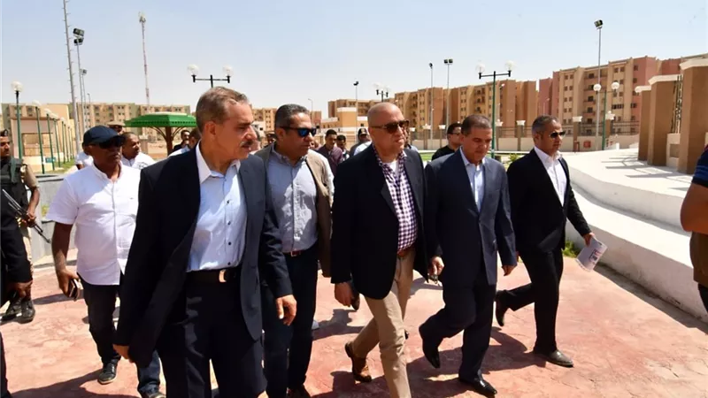وزير الإسكان ومحافظ أسيوط يختتمان جولتهما التفقدية بزيارة مدينة ناصر 