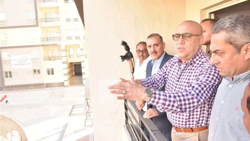 وزير الاسكان ومحافظ أسيوط يتفقدان محور الهضبة الغربية ومشروعى الاسكان الاجتماعى وسكن مصر بمدينة ناصر الجديدة
