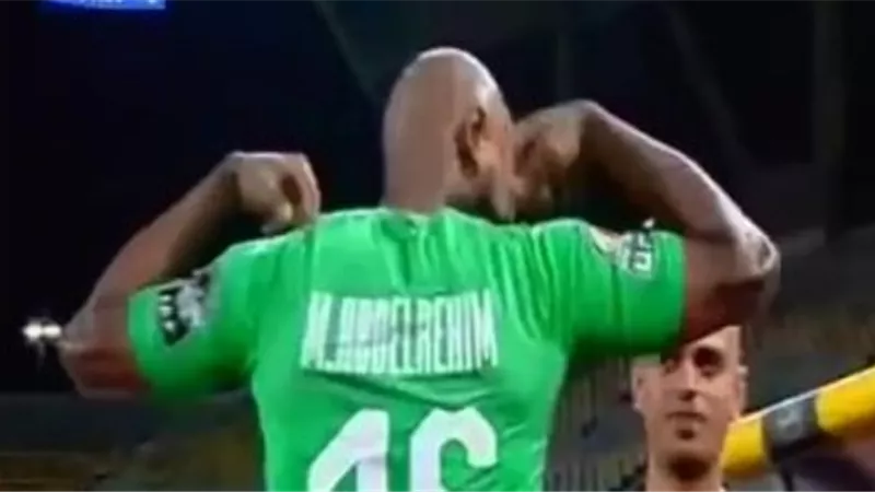 شيكابالا يحتفل بكأس مصر بقميص جنش