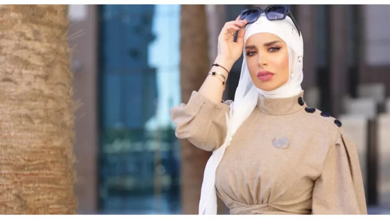 زوري اشكناني بإطلالة جديدة بتوقيع زينب دشتي (صور)