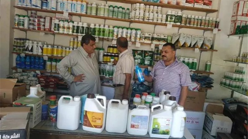 حملة تفتيشية على محلات المبيدات الزراعية في الإسماعيلية..صور