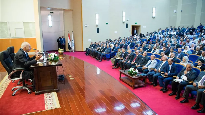 رئيس المنطقة الاقتصادية: علينا مسؤلية مهمة خلال الفترة المقبلة لزيادة الاستثمارات في المنطقة