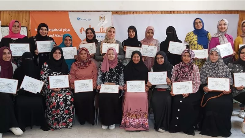 طالبات الدراسات الإسلامية يحتفلن بانتهاء دورات برنامج 
