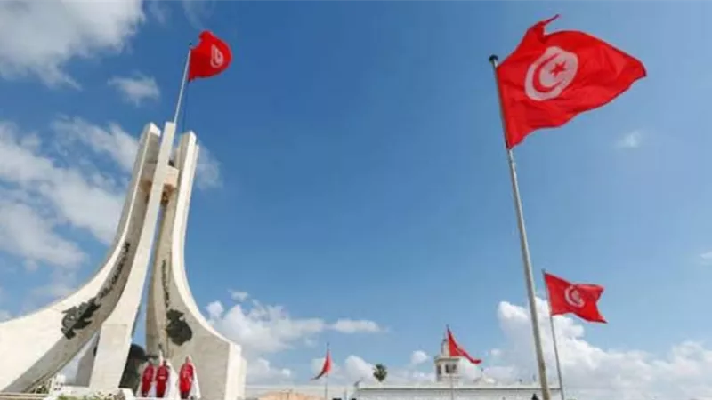 بالفيديو... كاتب تونسي: المرشحون غير المعروفون استفادوا من المناظرات الرئاسية
