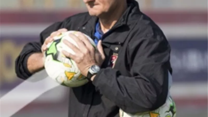 طارق سليمان يعلن رأيه في مارتن يول وبيسيرو