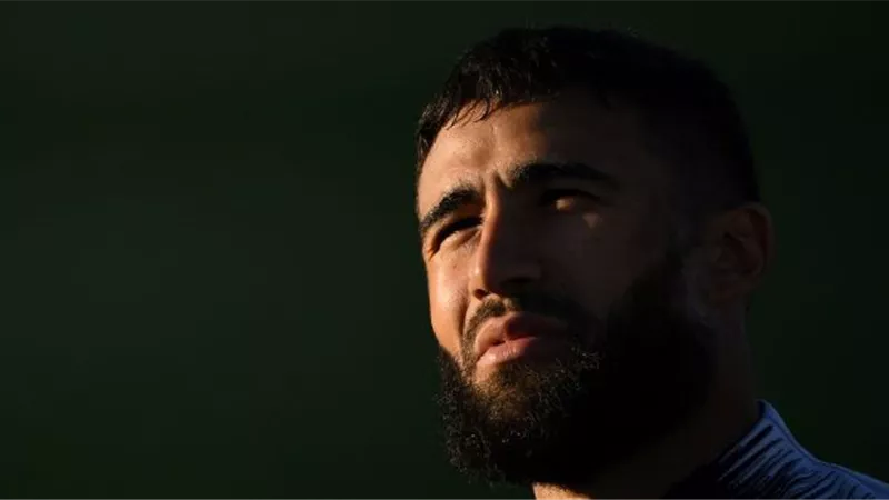 نبيل فقير يتهم ليفربول بـ