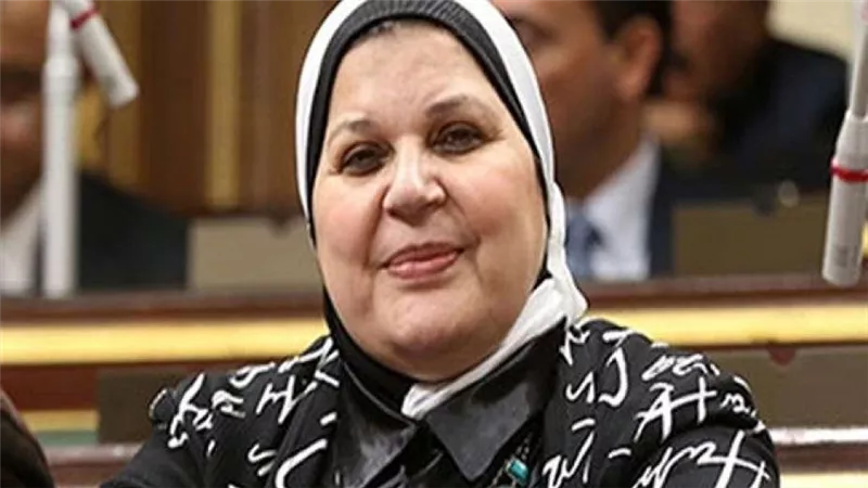 وكيل لجنة القوى العاملة تشيد بالغاء قرار رسوم تكرار العمرة