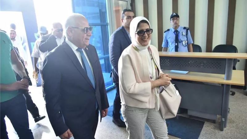 محافظ بورسعيد يستقبل وزيرة الصحة لمتابعة تطبيق التأمين الصحي الشامل الجديد