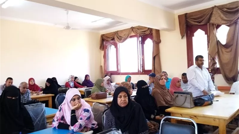 تدريب المعاهد الأزهرية المرشحة للإعتماد بالأقصر على خريطة المنهج ونواتج التعلم