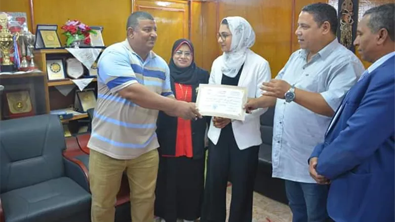 مجدى تتابع إستعدادات الإدارات التعليمية قبل إنطلاق الدراسة بالوادى الجديد