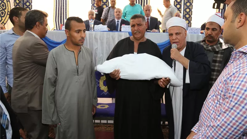 انهاء خصومه ثأريه بين عائلتىّ العويلات وآل المصالى بقنا