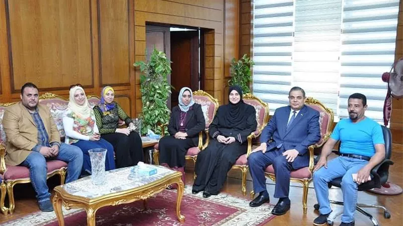 رئيس جامعة كفر الشيخ يستقبل فريق كليه التمريض