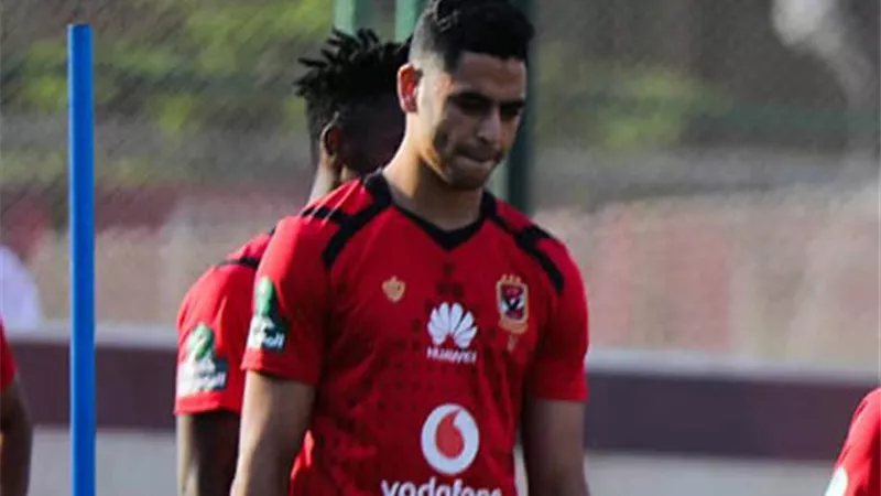 قبل غلق الميركاتو الصيفى.. الأهلى يعرض مدافع الفريق للبيع