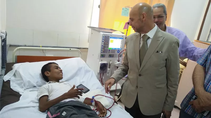 مسعود يفاجئ مستشفي فاقوس ويشددعلى ارتداء الاطباء للزى الرسمى