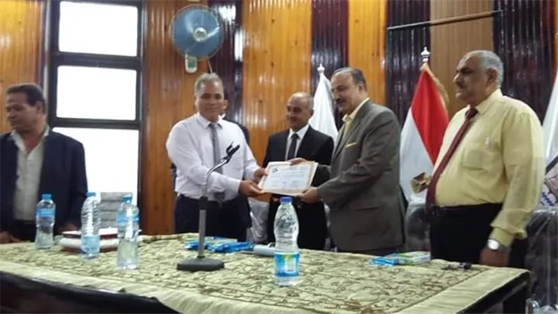 تكريم موجهي اللغة العربية والفائزين في مسابقة الاتحادات الطلالية ببنى سويف.