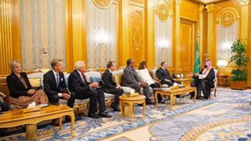 بالصور.. ولي العهد السعودي يلتقي رئيس وفد القيادات المسيحية الإنجيلية