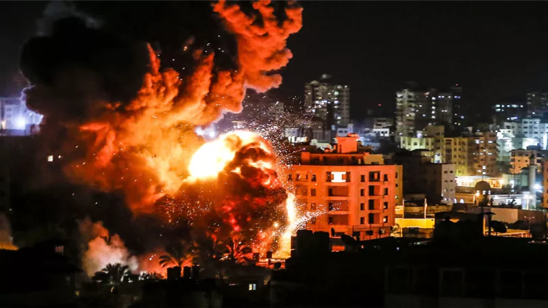 الطيران الحربي الإسرائيلي يستهدف عدة مواقع في قطاع غزة