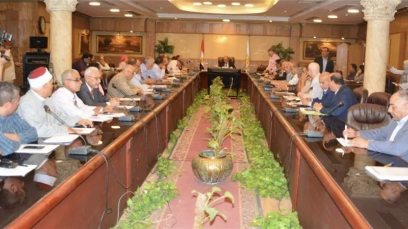 محافظ الغربية ومدير منظومة الشكاوى الحكومية يناقشا حل وحسم مشاكل المواطنين ،إلكترونياً