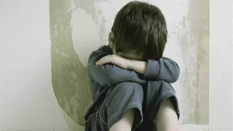 التدخل السريع بالتضامن يكشف حقيقة تعذيب أم لطفلها