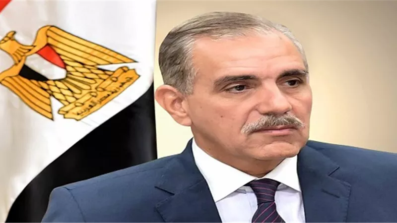 محافظ أسيوط يوجه بإتخاذ التدابير ووضع الحلول العاجلة لإستيعاب وقبول الأطفال بالمدارس الرسمية والمتميزة