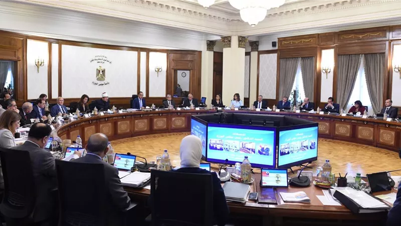 الحكومة توافق على إقامة محطة تحلية مياه البحر بشمال سيناء