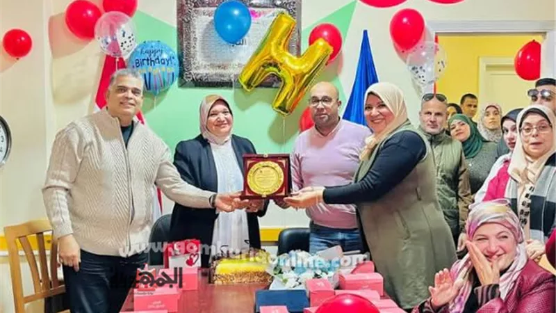 صحة دمياط تكرم مديرة إدارة بنوك الدم لبلوغها سن التقاعد