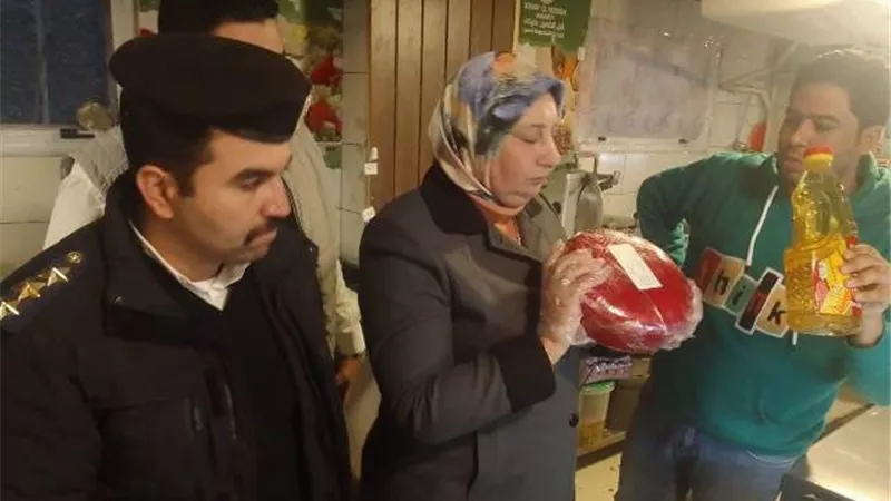 111 الف جنيه غرامات وغلق ماركت لعرضه منتجات غير صالحة