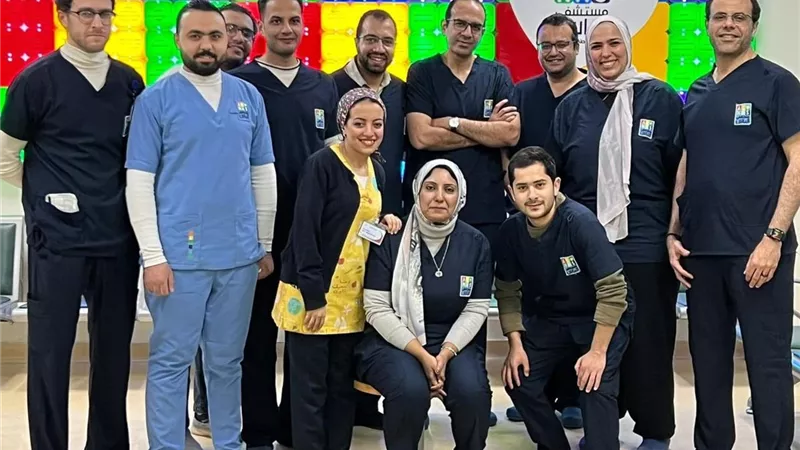قصة نجاح عملية الطفل فتحي.. دخل مستشفى الناس يعاني من صعوبة البلع بسبب «الأكاليزيا» وخرج مُعافي ويتناول الطعام بشكل طبيعي