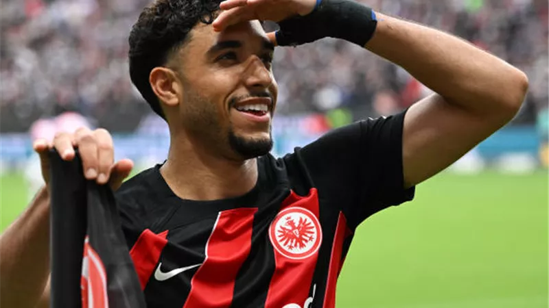 شاهد .. مرموش ينتقل إلى مانشستر سيتى لمدة 5 مواسم