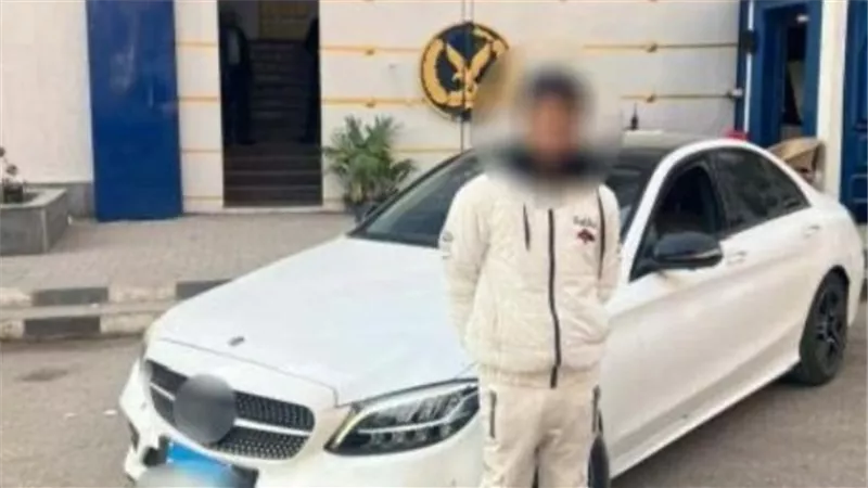 بعد نشر الفيديو على السوشيال.. عامل البحيرة وراء سرقة سيارة سيدة بالقاهرة