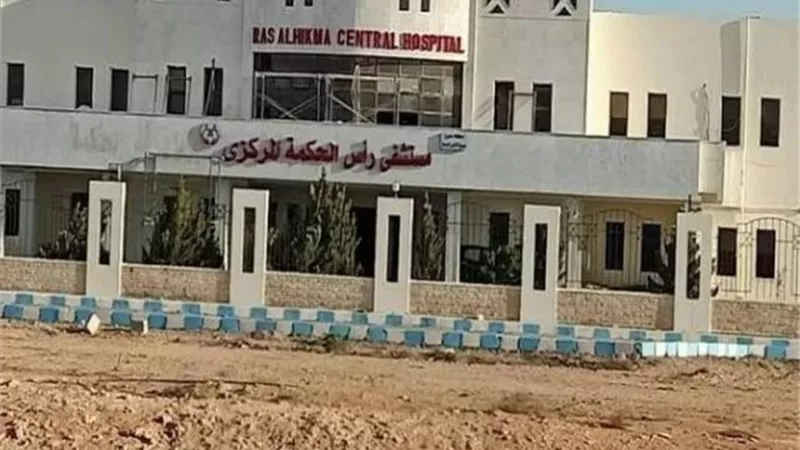 إصابة 3 عمال أثر إنقلاب سيارة بـ 