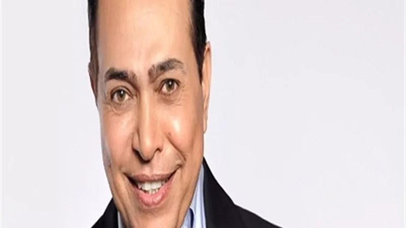 حكيم يحيي حفل يناير فى البيت الفني للفنون الشعبية والاستعراضية