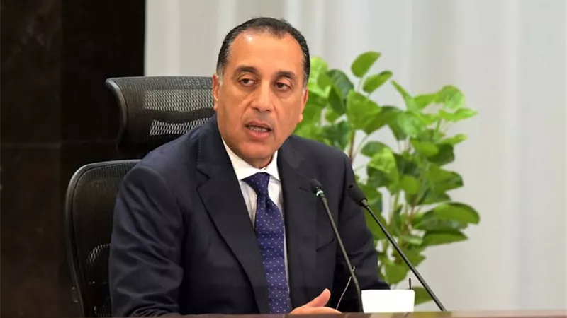 مدبولى يستعرض تقريرا حول أرصدة السلع الأساسية والاستراتيجية