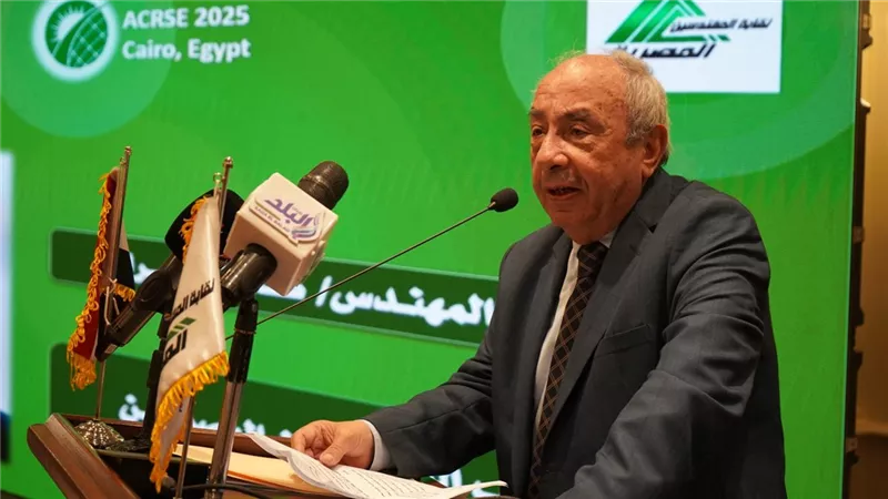 النبراوي: مصر أولت اهتمامًا كبيرًا بملف الطاقة الجديدة والمتجددة وتسخر إمكاناتها الطبيعية لتطويرها