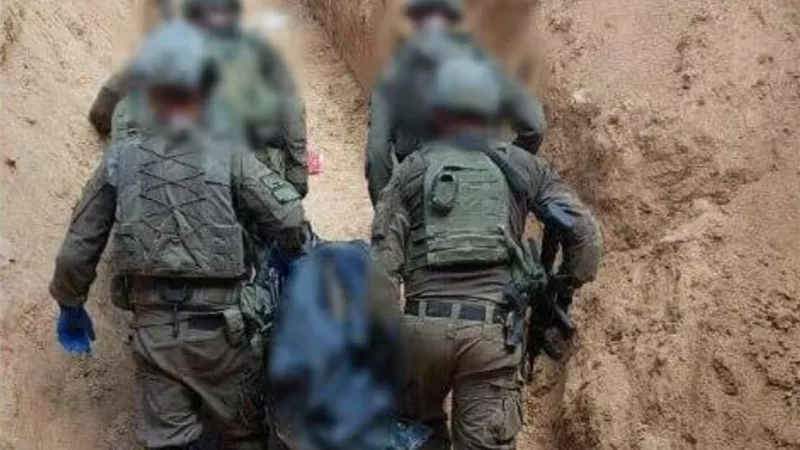 إذاعة جيش الاحتلال تكشف: 25 شخصا من بين 33 أسيرا على قيد الحياة في غزة