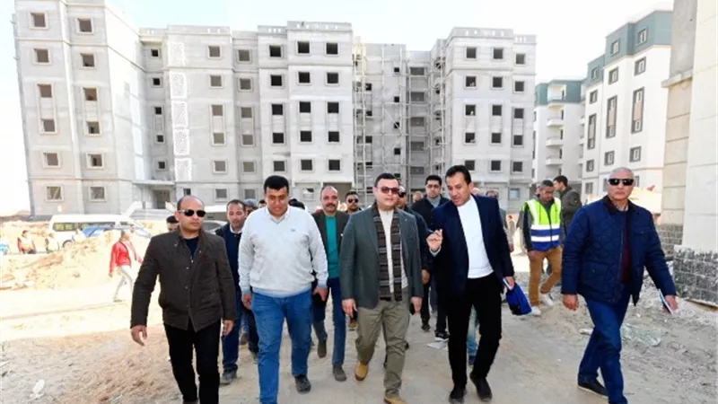 وزير الإسكان يتفقد مشروع الإسكان الأخضر بحدائق العاشر.. بالصور