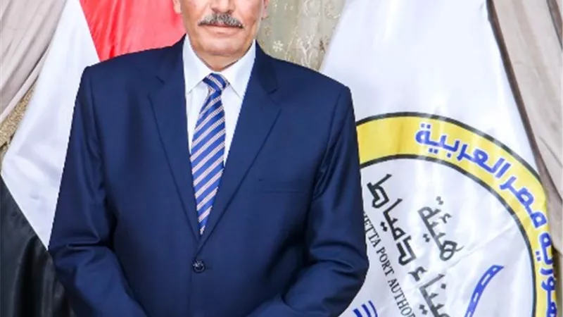 تصدير ٩٢٣ حاوية خضار وفاكهة من ميناء دمياط إلي أوروبا