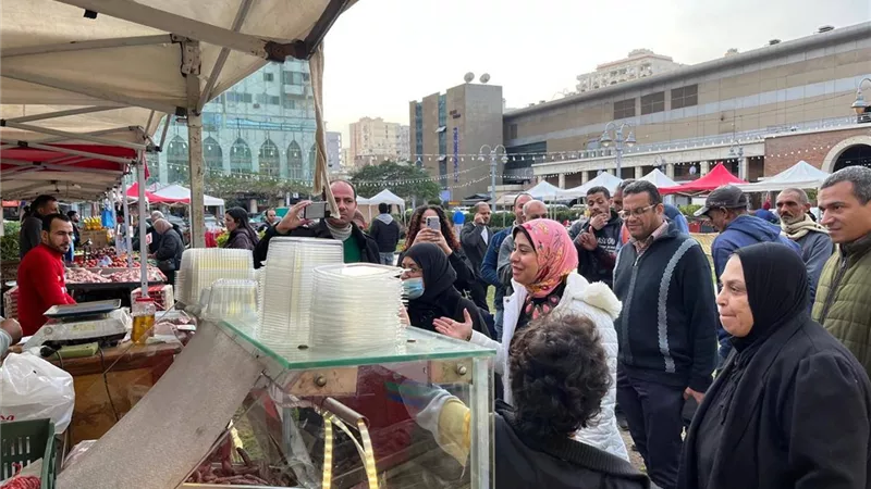 اسعار مخفضة لـ71 سلعة تباع بسوق اليوم الواحد بشرق الاسكندرية
