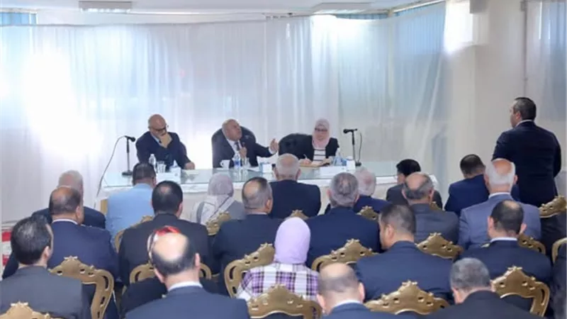 الوزير يستعرض مع محافظ ومصنعي القليوبية تحديات المناطق الصناعية