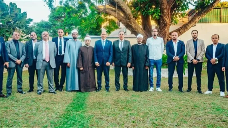 التزام كافة السفارات بفتح أبوابها دائماً لخدمة المواطنين